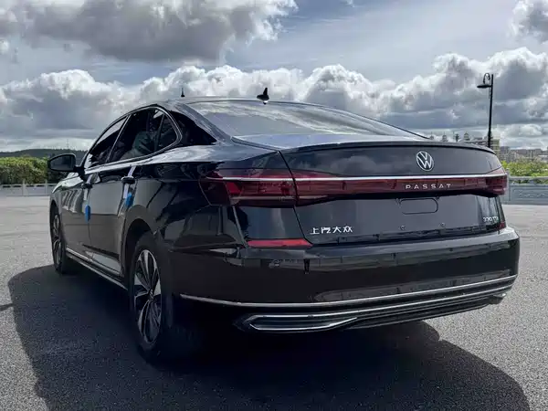 Volkswagen Passat 2023
