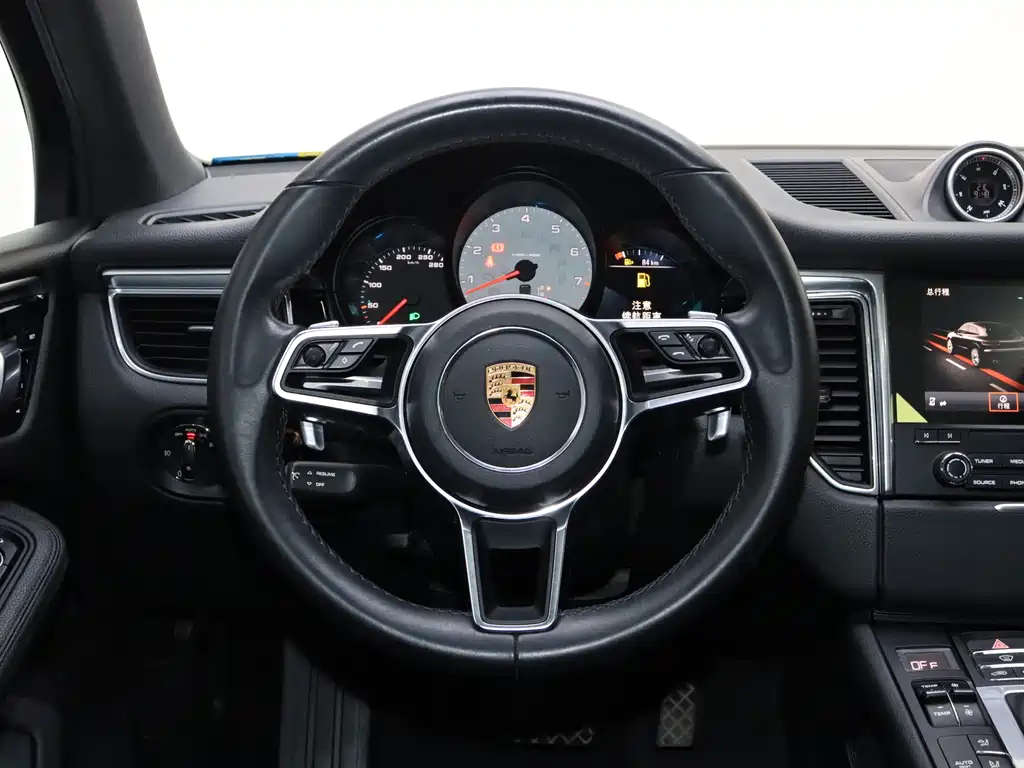 Porsche Macan 2018 — фото 21
