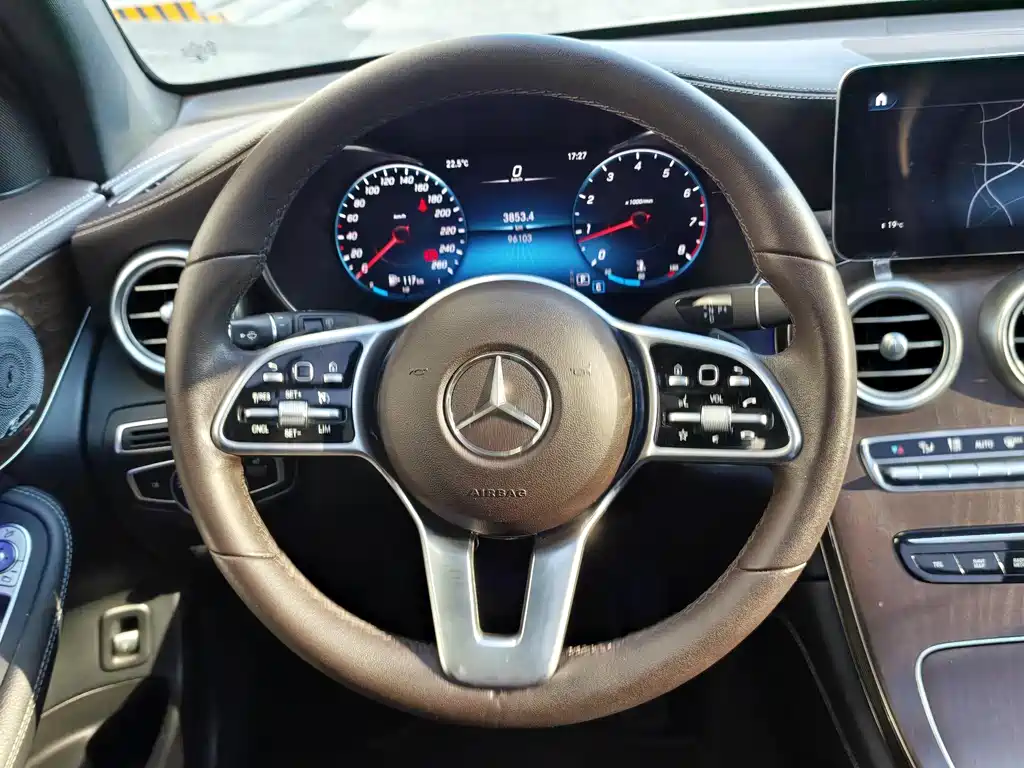 Mercedes-Benz GLC 2020 — фото 21