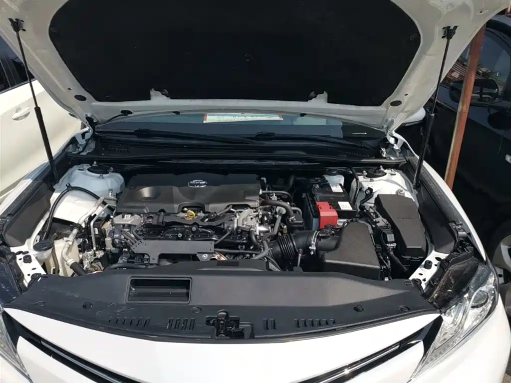 Toyota Camry 2019 — фото 19