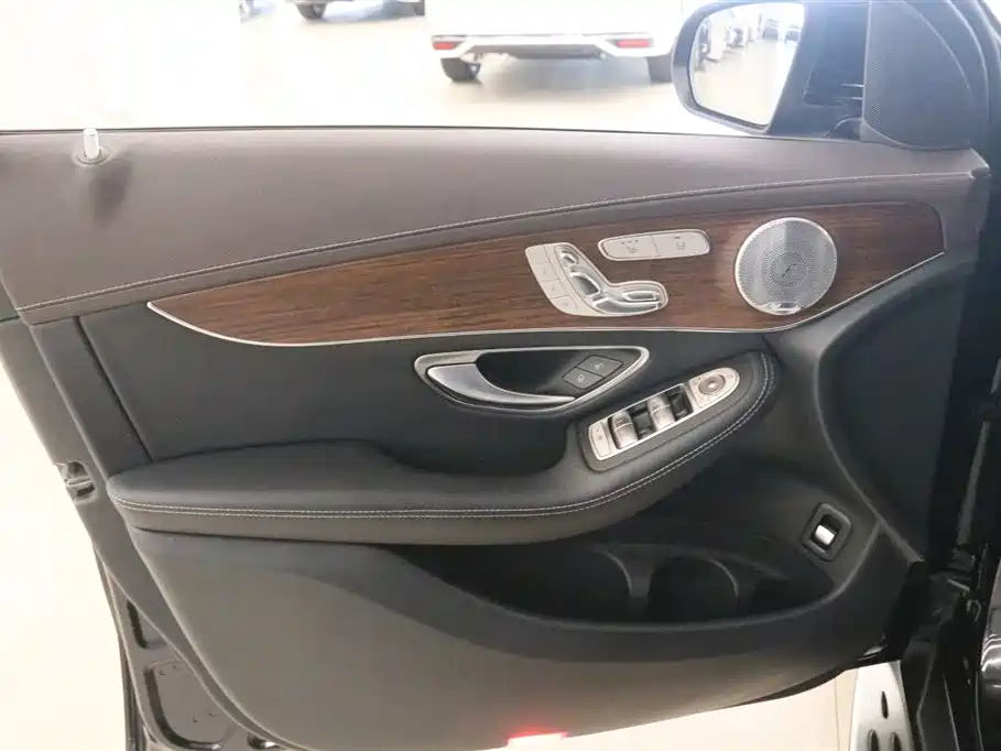 Mercedes-Benz GLC 2021 — фото 12