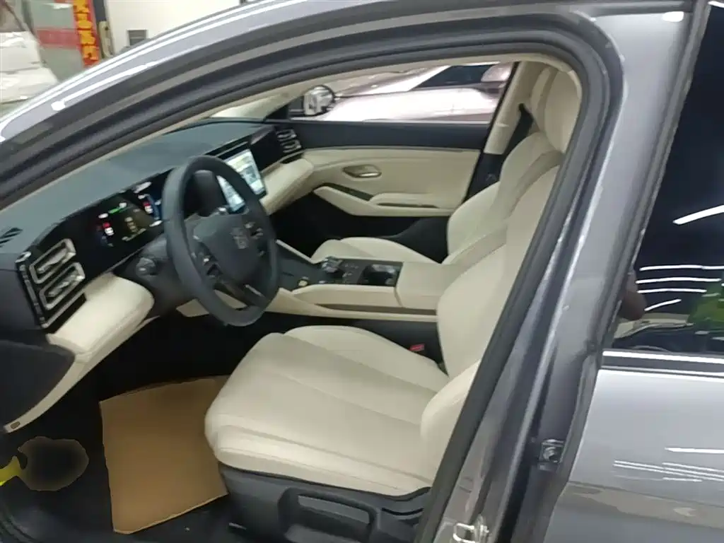 BYD Qin L 2025 — фото 15