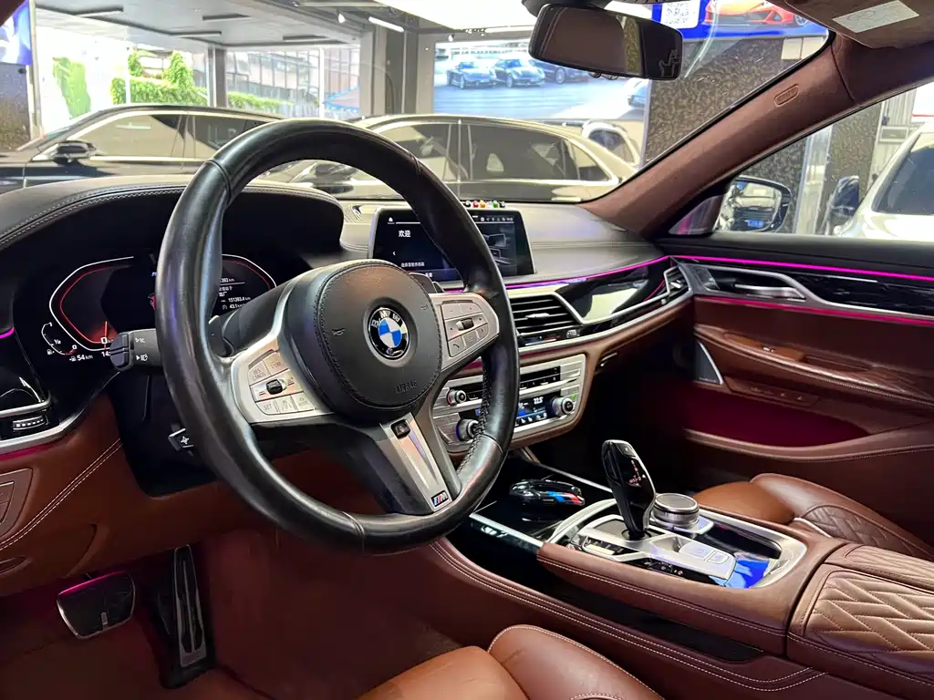 BMW 7 Series 2020 — фото 9