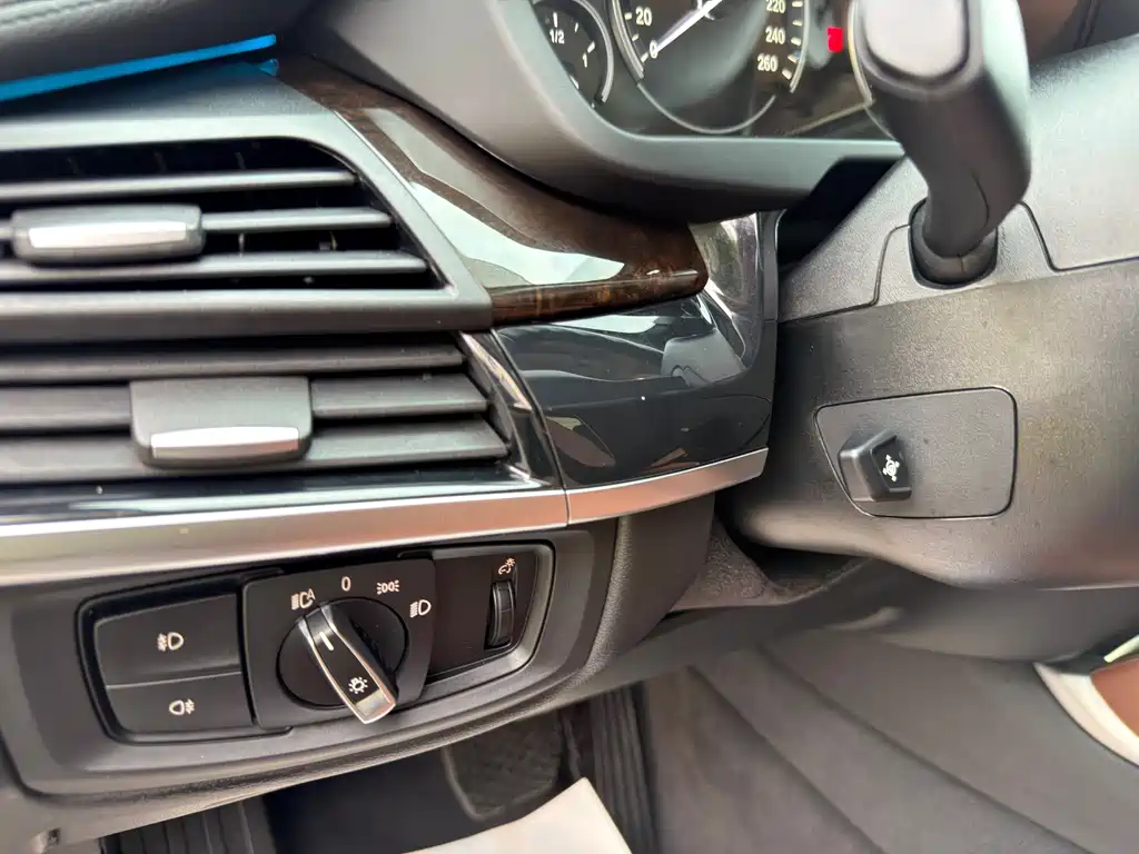 BMW X6 2017 — фото 18