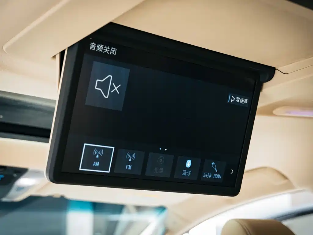 Toyota Alphard 2020 — фото 26
