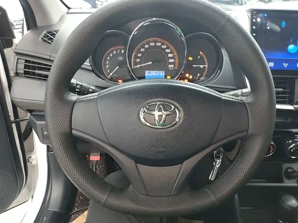 Toyota Yaris L 2021 — фото 11