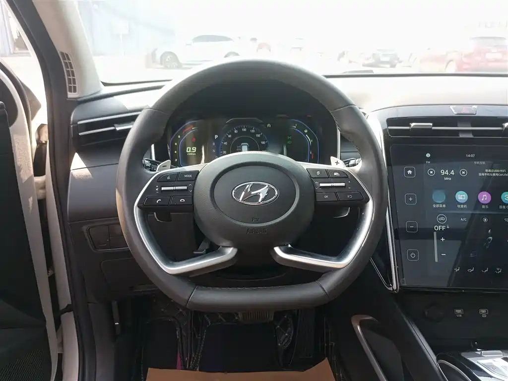Hyundai Tucson 2023 — фото 11