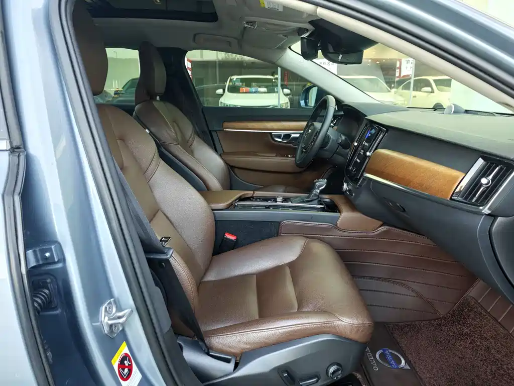 Volvo S90 2018 — фото 11
