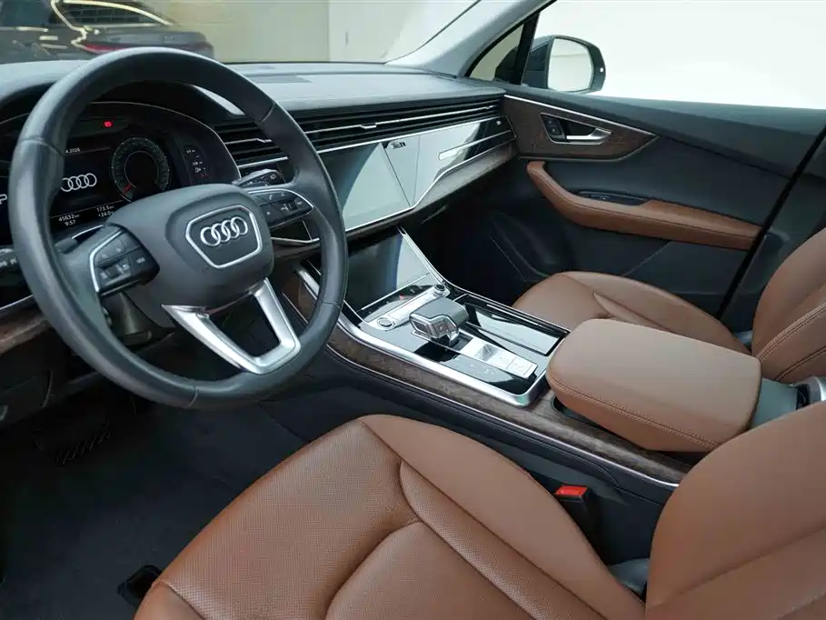 Audi Q7 2023 — фото 10