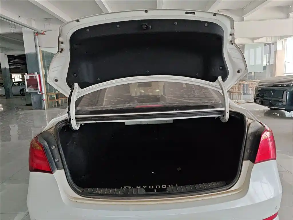 Hyundai Mistra 2015 — фото 19
