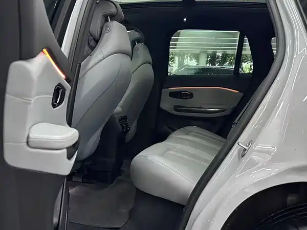 NIO ES6 2021