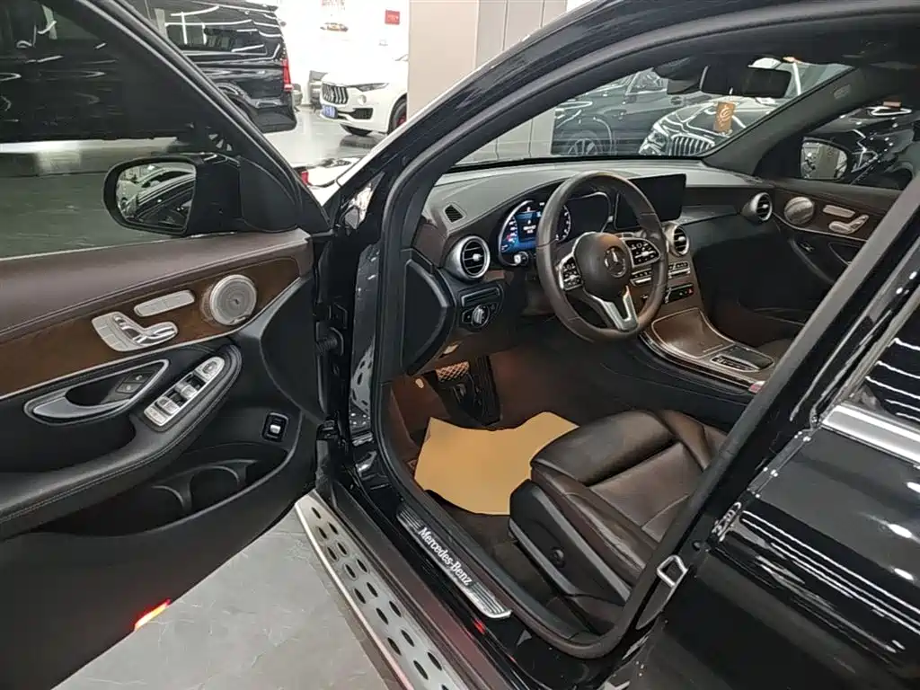 Mercedes-Benz GLC 2019 — фото 16