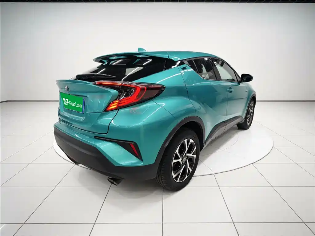 Toyota C-HR 2019 — фото 5