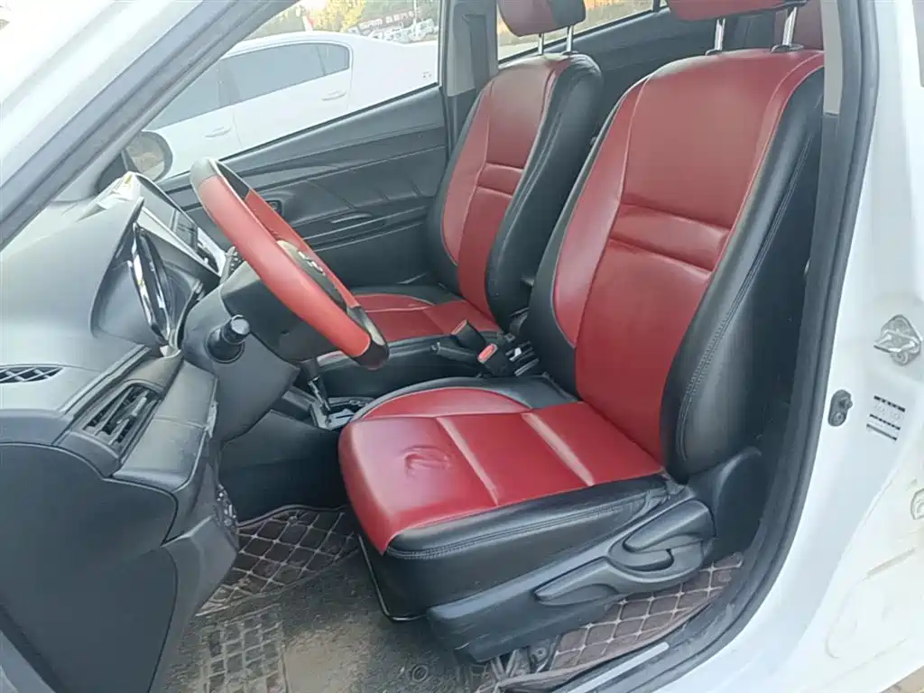 Toyota Yaris L 2021 — фото 15