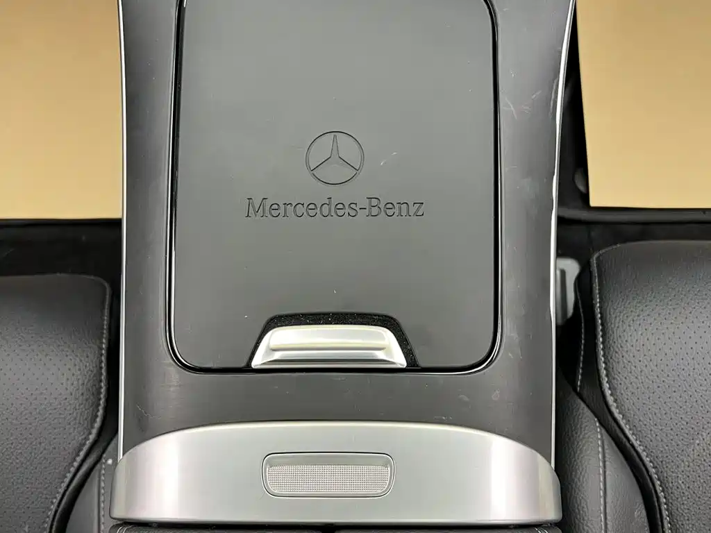 Mercedes-Benz C-Class 2024 — фото 21