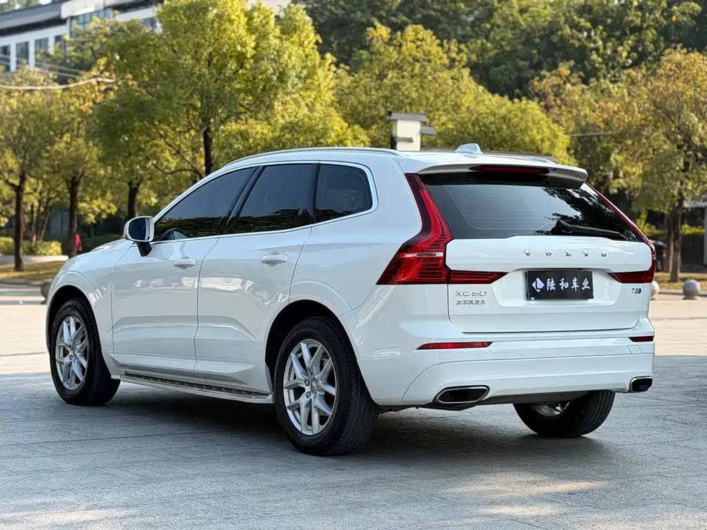 Volvo XC60 2019 — фото 21