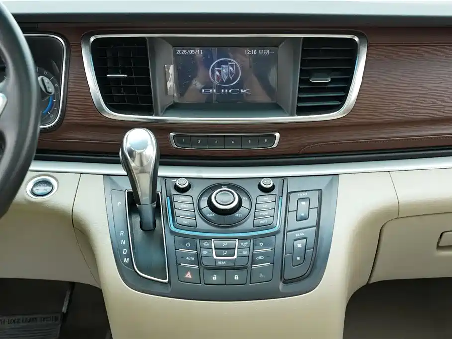 Buick GL8 2014 — фото 16