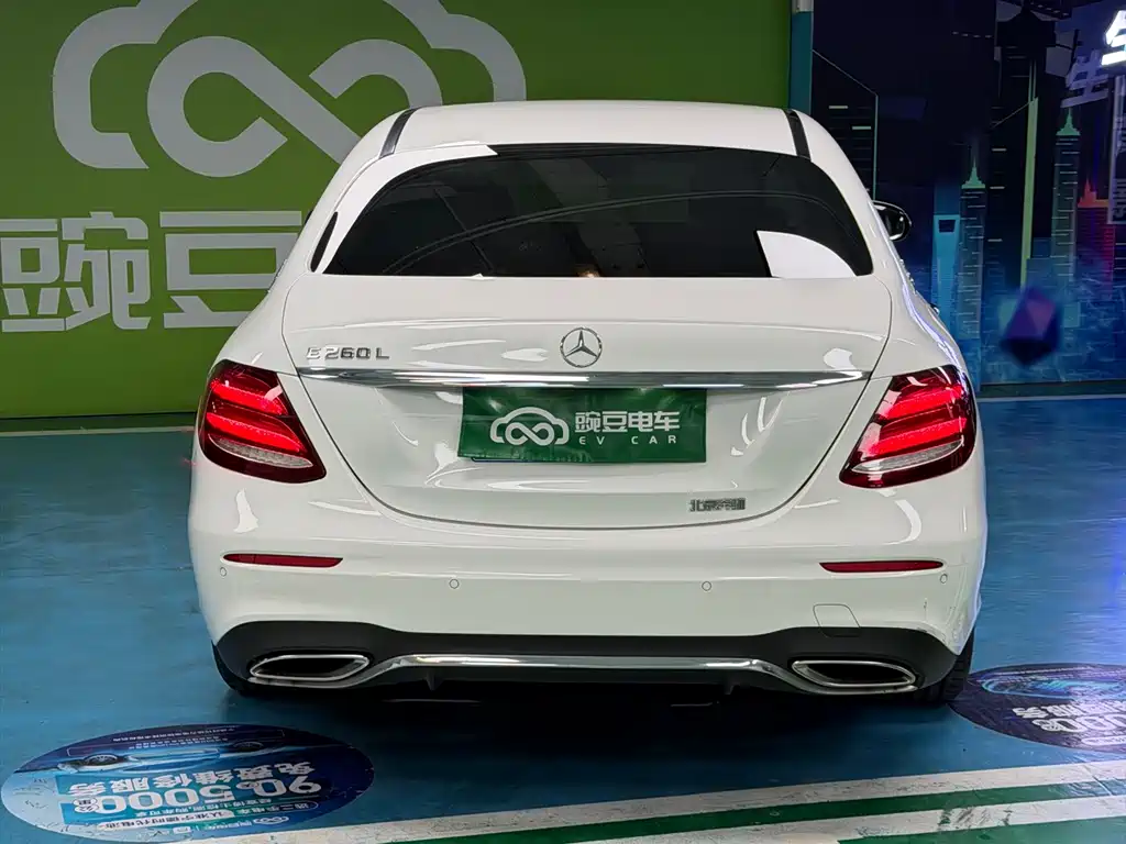 Mercedes-Benz E-Class 2019 — фото 21
