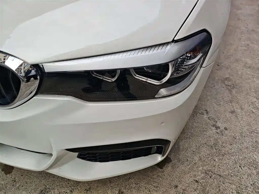 BMW 5 Series 2019 — фото 19
