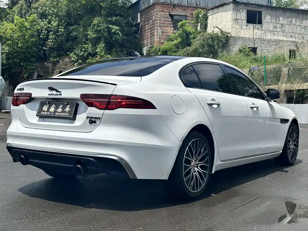 Jaguar XEL 2021 — фото 8