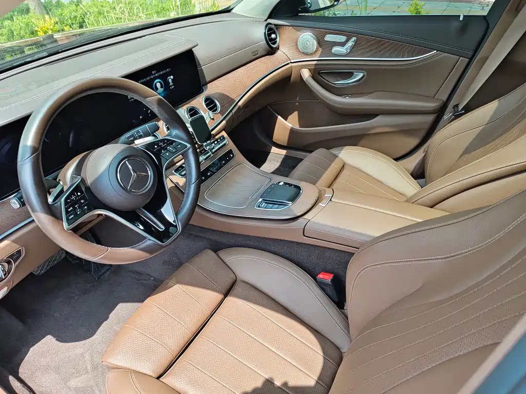 Mercedes-Benz E-Class 2022 — фото 23