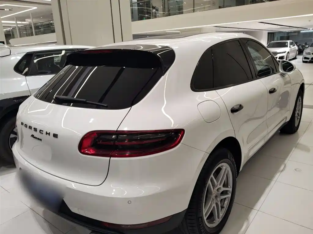 Porsche Macan 2018 — фото 23