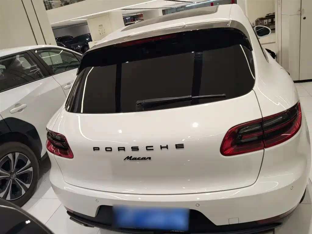Porsche Macan 2018 — фото 22