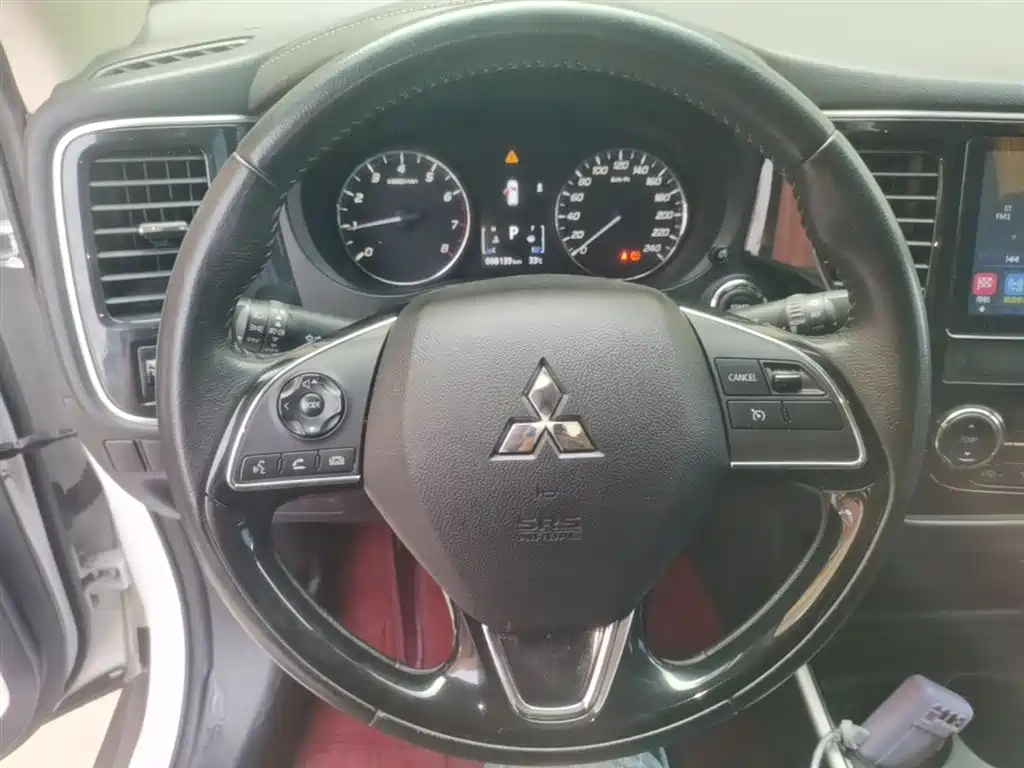 Mitsubishi Outlander 2019 — фото 11