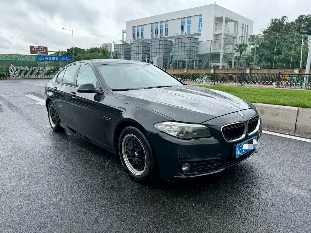 BMW 5 Series 2015 — фото 3
