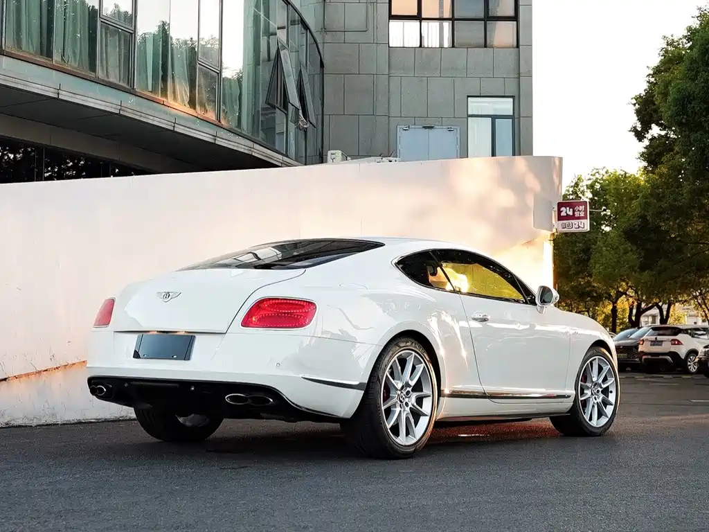 Bentley Continental 2015 — фото 7