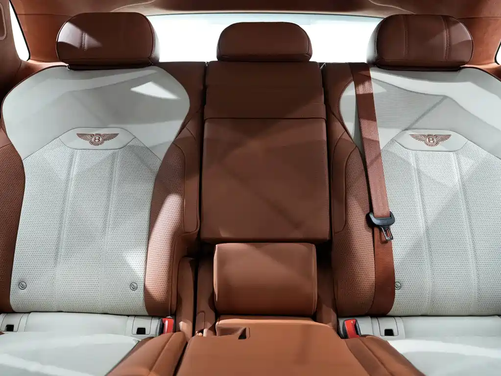 Bentley Bentayga 2024 — фото 14
