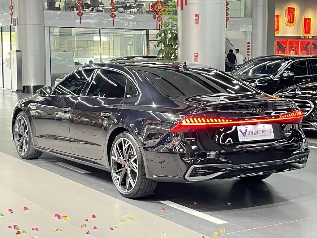 Audi A7L 2025 — фото 8