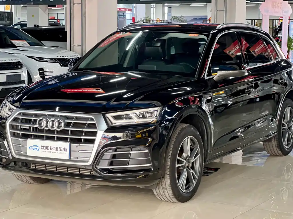 Audi Q5L 2019 — фото 1