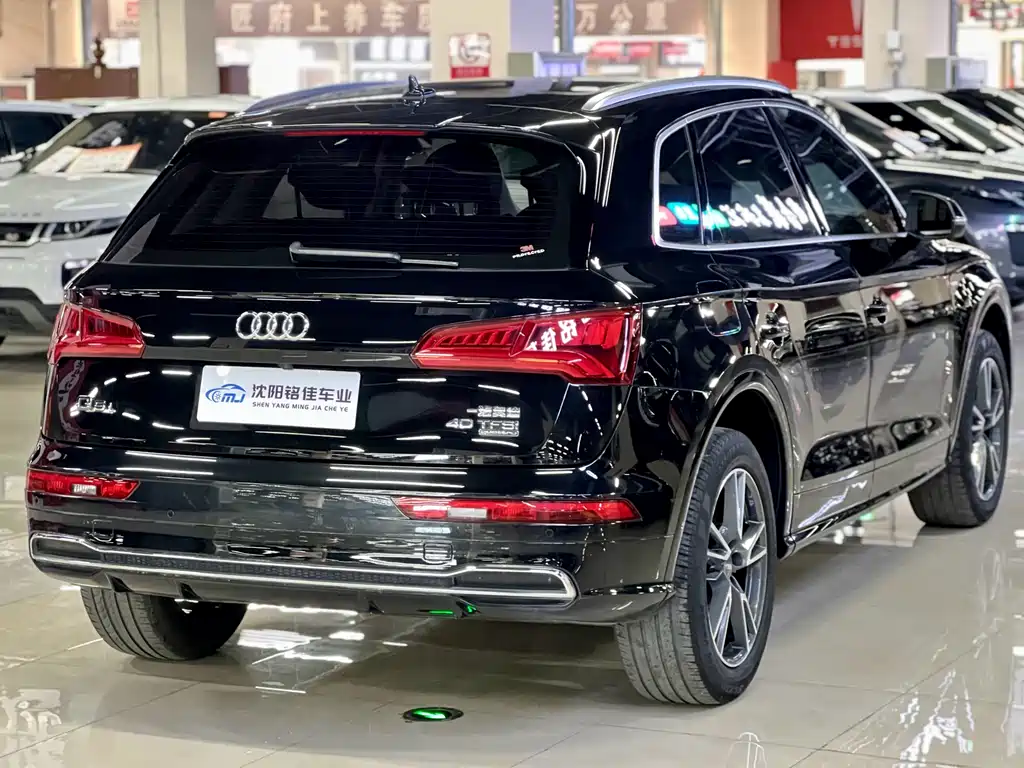 Audi Q5L 2019 — фото 10