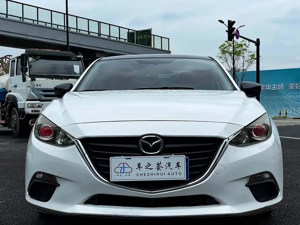 Mazda 3 Axela 2015 — фото 1