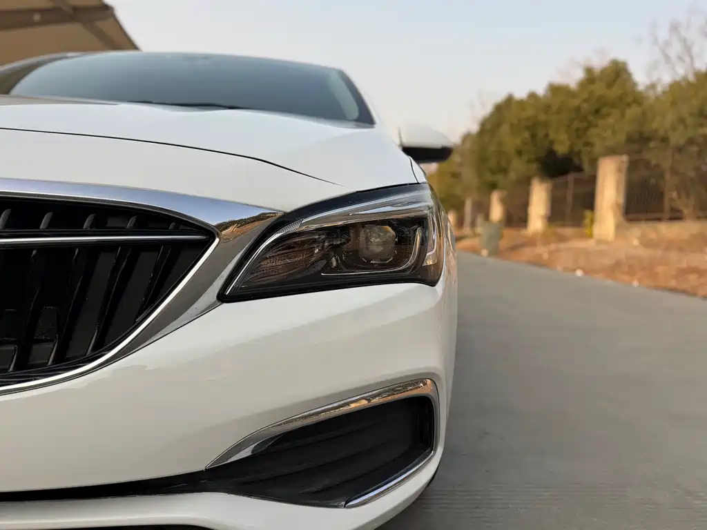 Buick Verano 2019 — фото 11