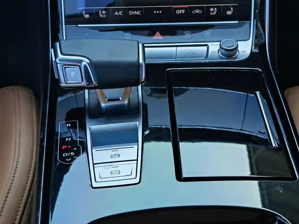Audi A8 2020 — фото 16