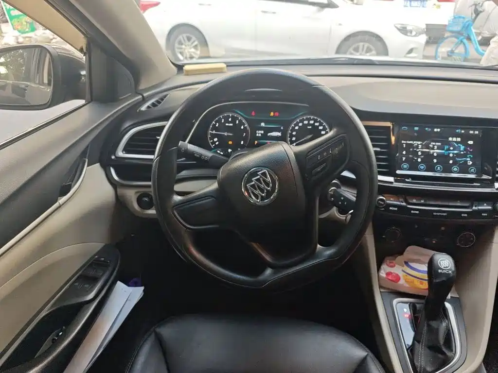 Buick Excelle 2015 — фото 11