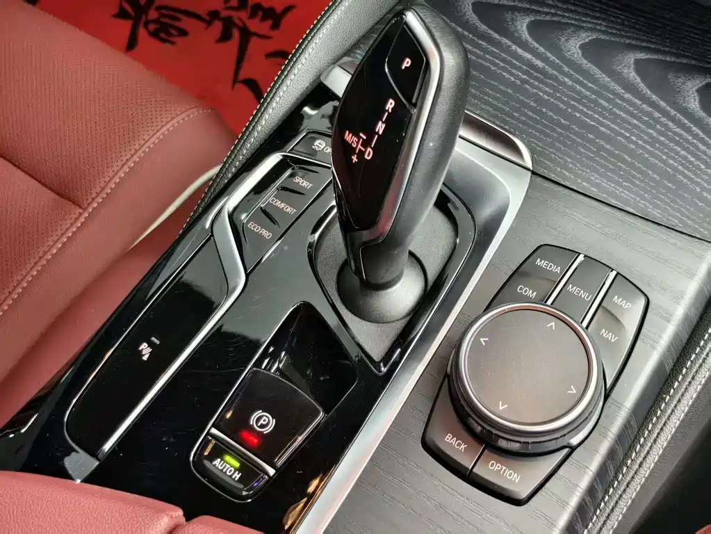 BMW 5 Series 2023 — фото 13