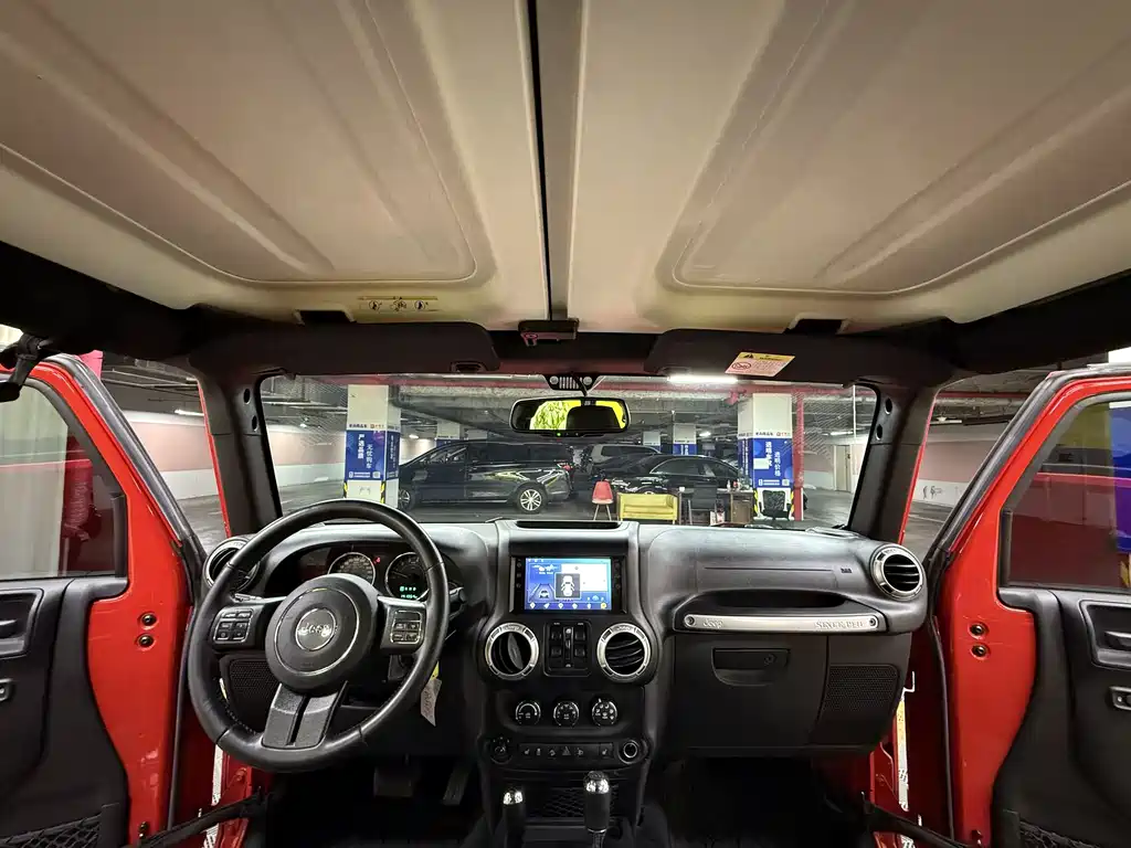 Jeep Wrangler 2017 — фото 25