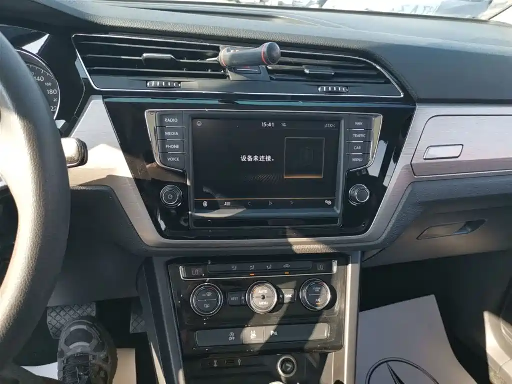 Volkswagen Touran 2018 — фото 13