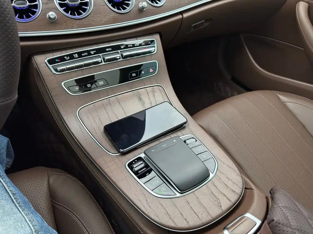 Mercedes-Benz E-Class 2022 — фото 7