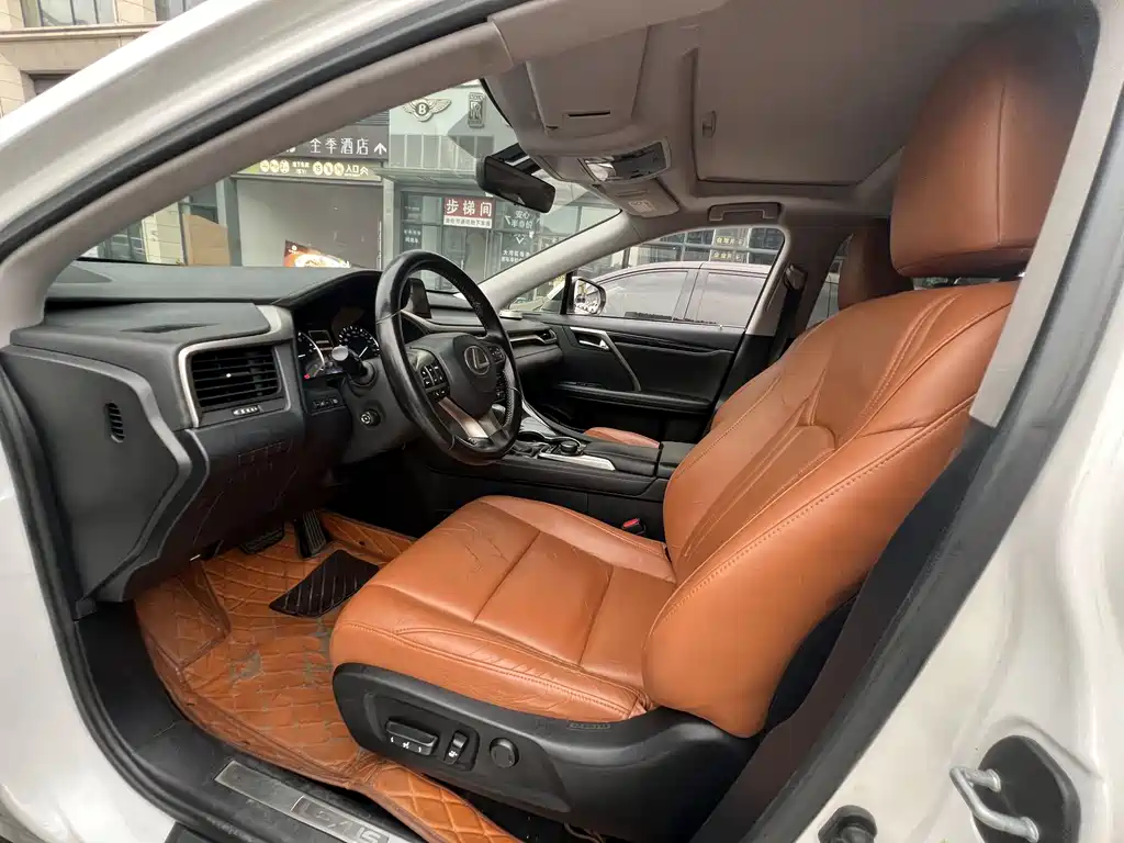 Lexus RX 2018 — фото 11