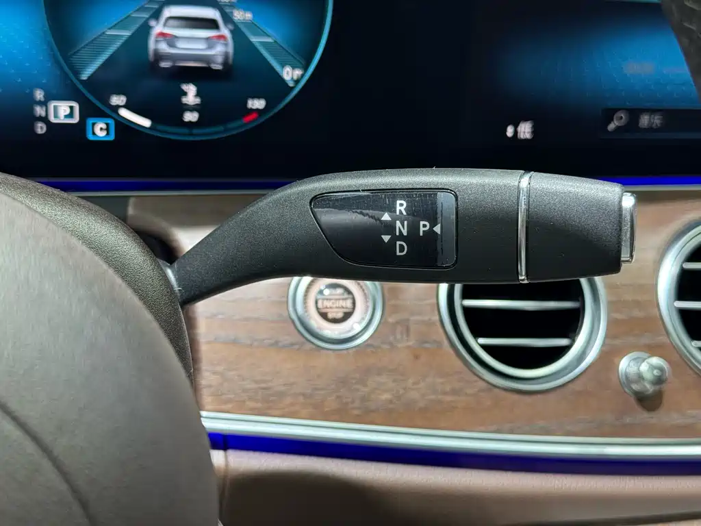 Mercedes-Benz E-Class 2023 — фото 13