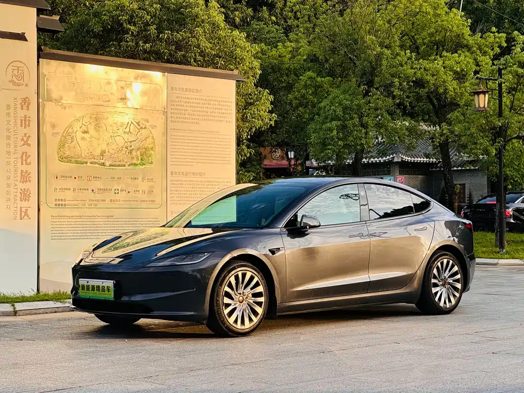 Tesla Model 3 2024 — фото 1