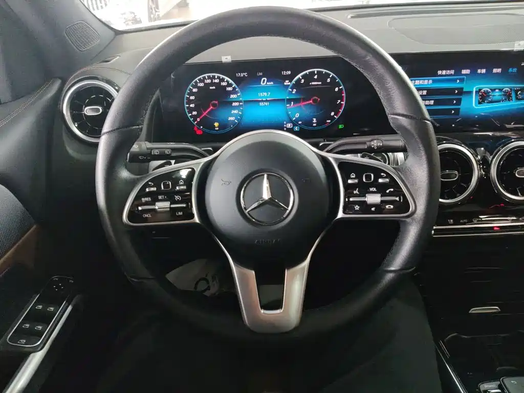 Mercedes-Benz GLB 2023 — фото 7
