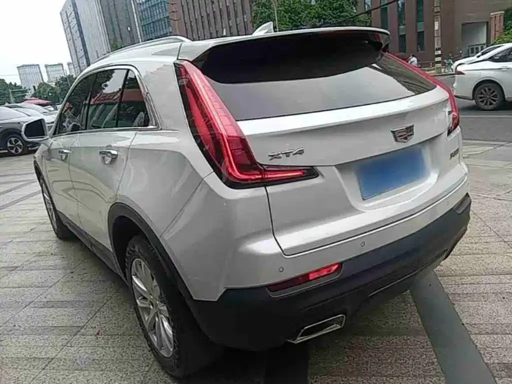 Cadillac XT4 2021 — фото 3