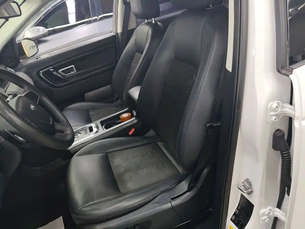 Land Rover Discovery Sport 2018 — фото 11