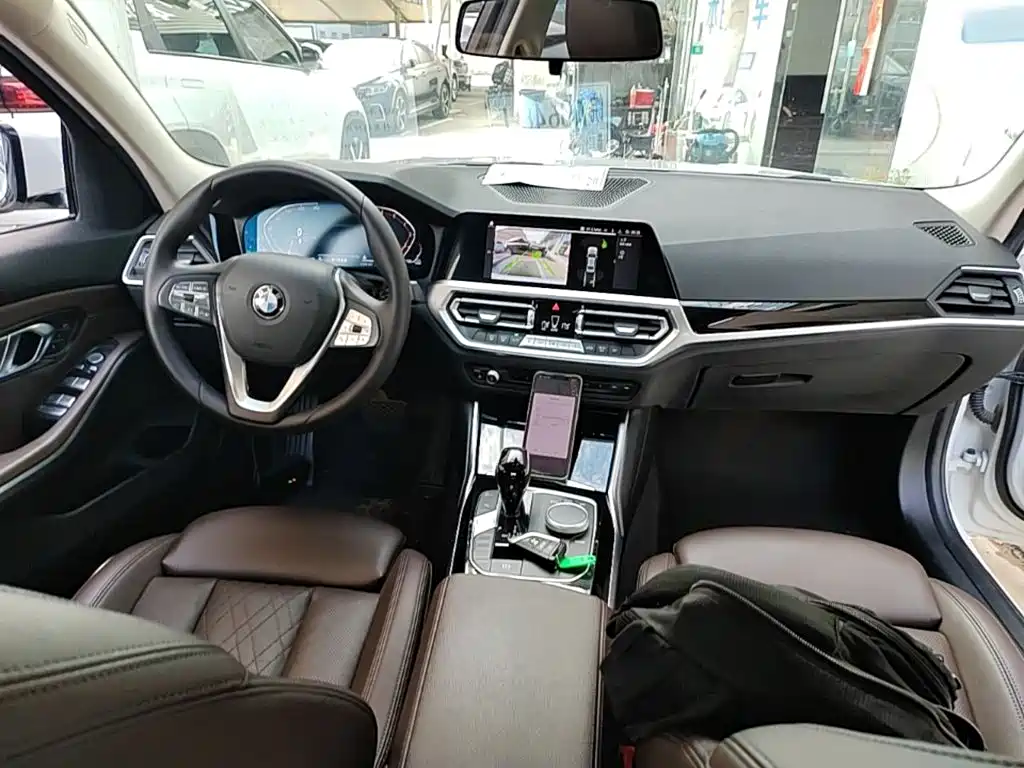 BMW 3 Series 2022 — фото 10