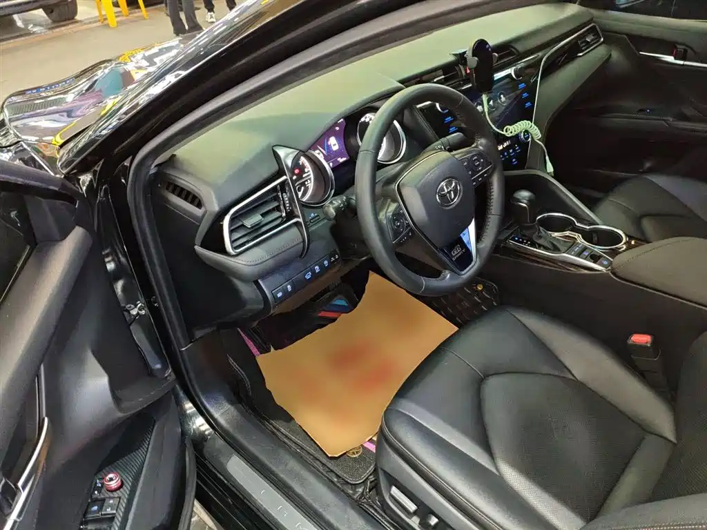 Toyota Camry 2020 — фото 16